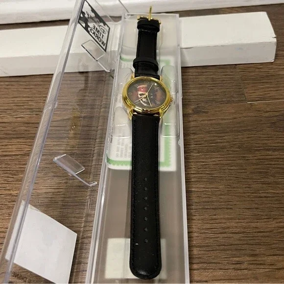 Walt Disney Pirates of the Caribbean Special Edition Sold Out Collectors Watch - Picture 8 of 15